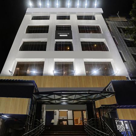 Townhouse Eluru Hotel Buitenkant foto