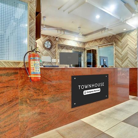 Townhouse Eluru Hotel Buitenkant foto