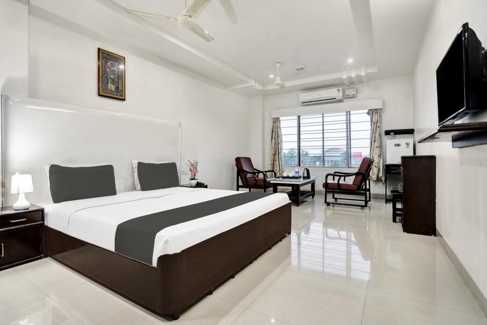 Townhouse Eluru Hotel Buitenkant foto