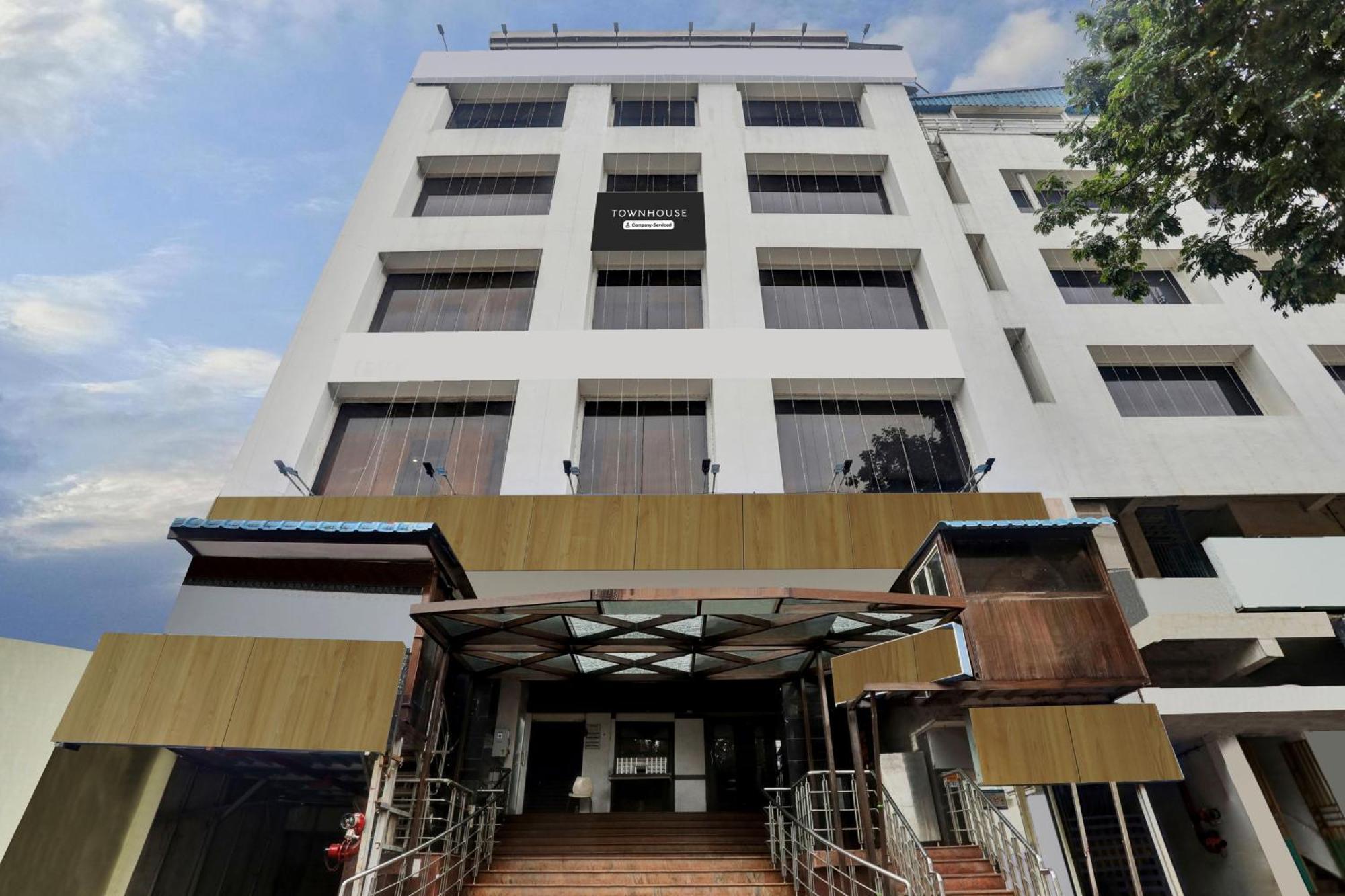 Townhouse Eluru Hotel Buitenkant foto