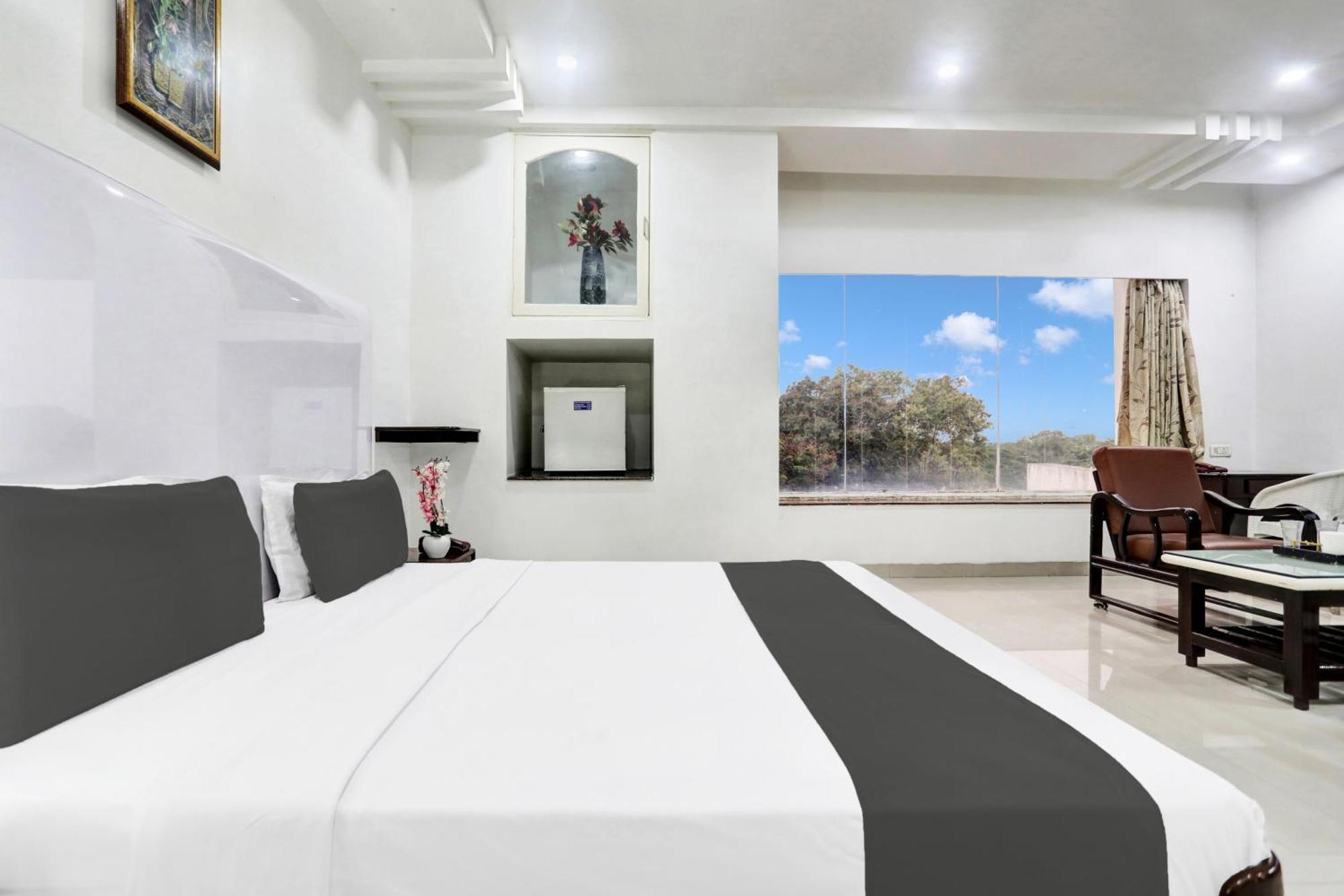 Townhouse Eluru Hotel Buitenkant foto