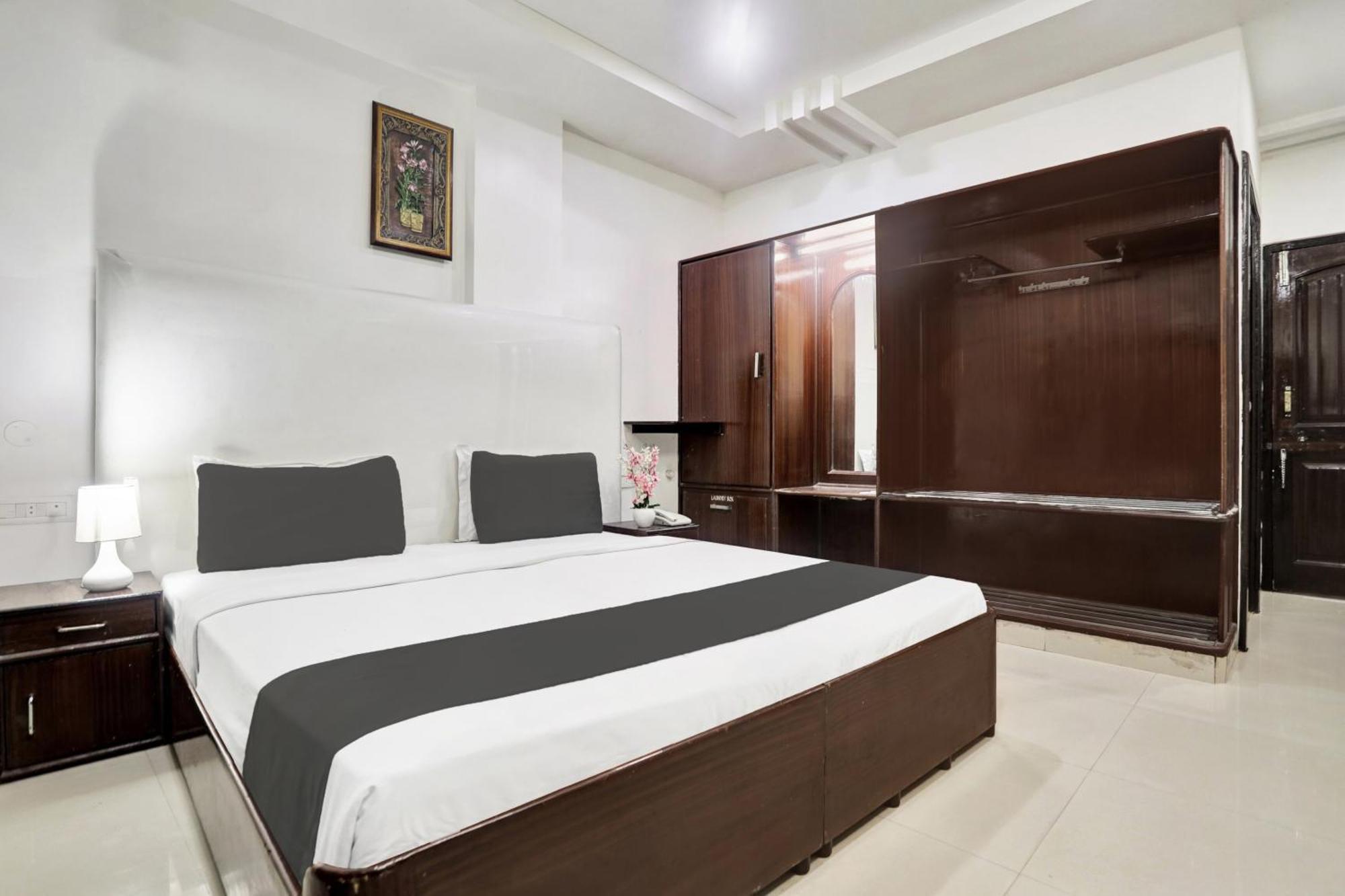 Townhouse Eluru Hotel Buitenkant foto
