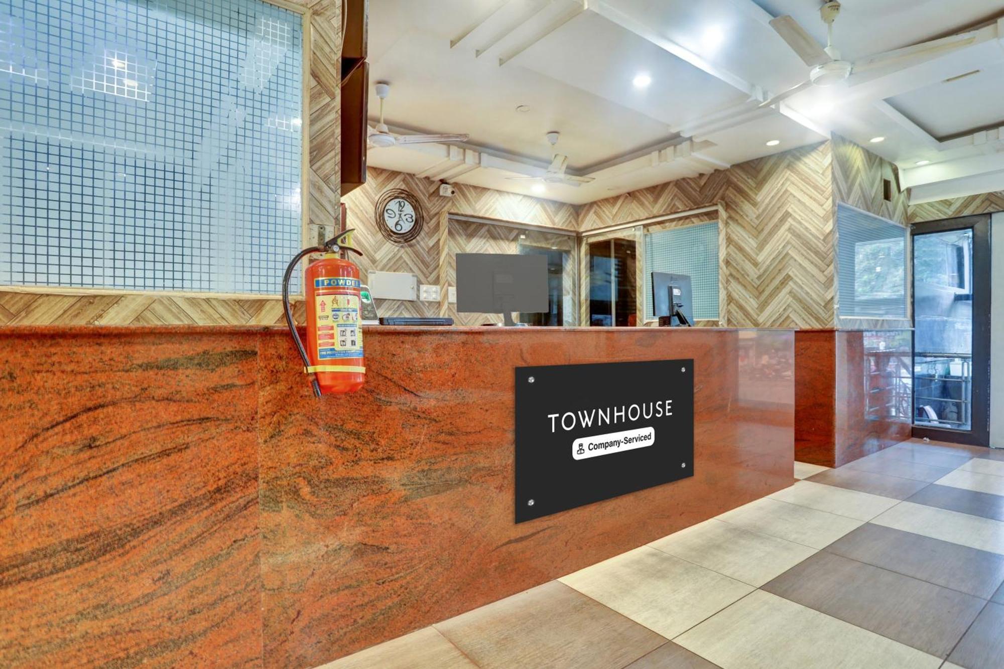 Townhouse Eluru Hotel Buitenkant foto