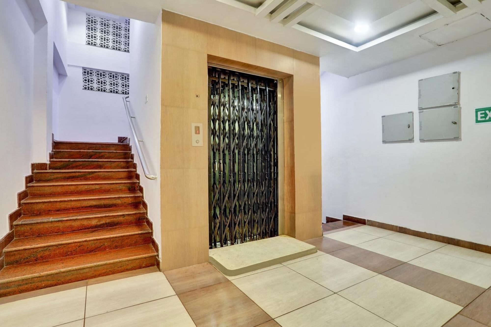 Townhouse Eluru Hotel Buitenkant foto