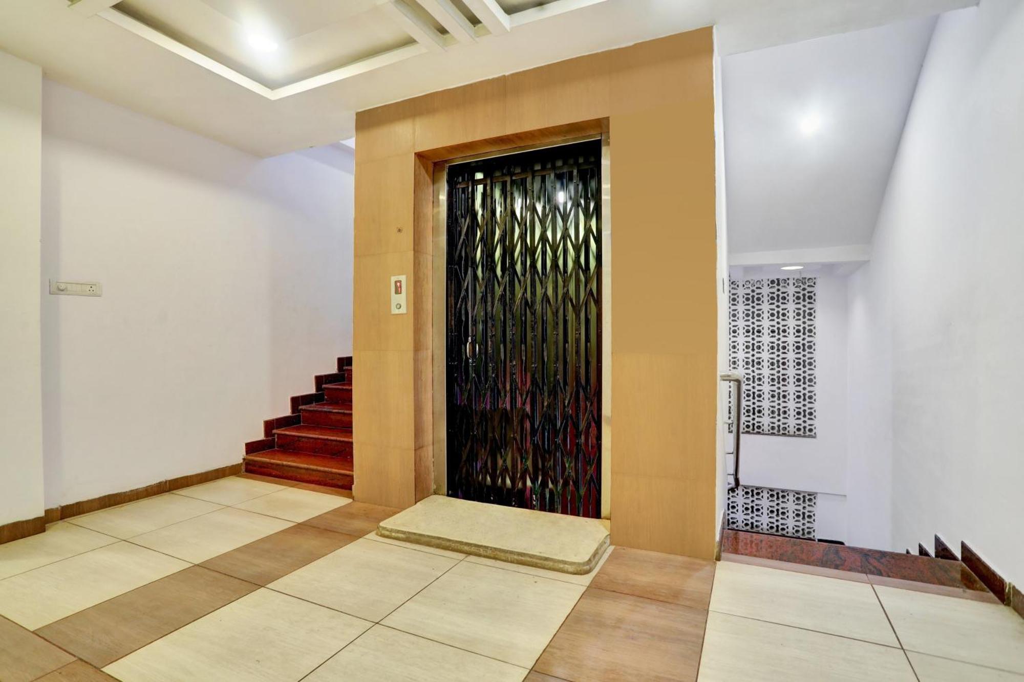 Townhouse Eluru Hotel Buitenkant foto