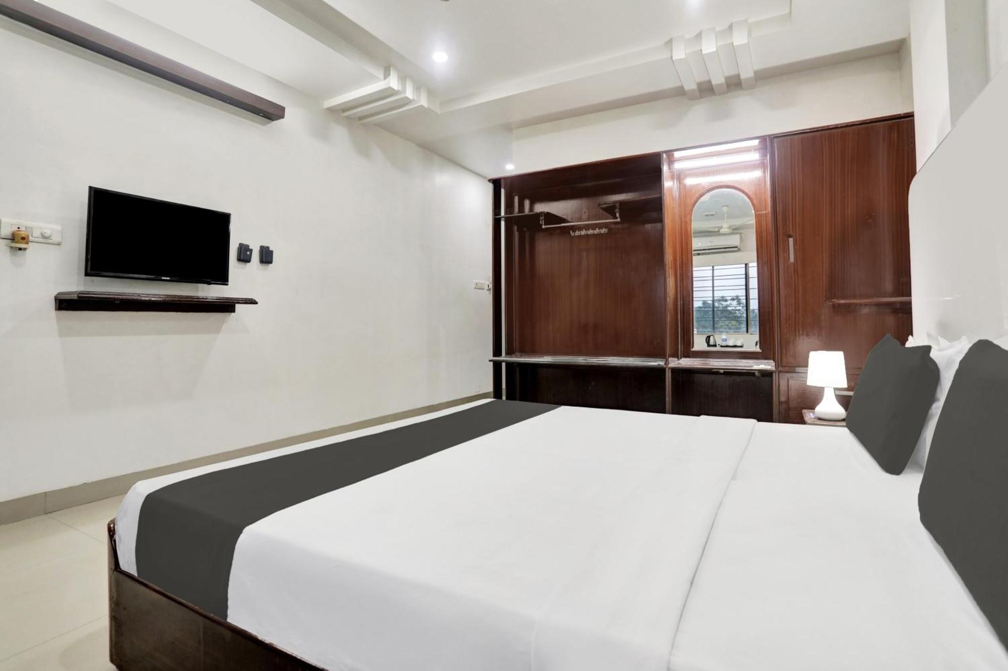 Townhouse Eluru Hotel Buitenkant foto