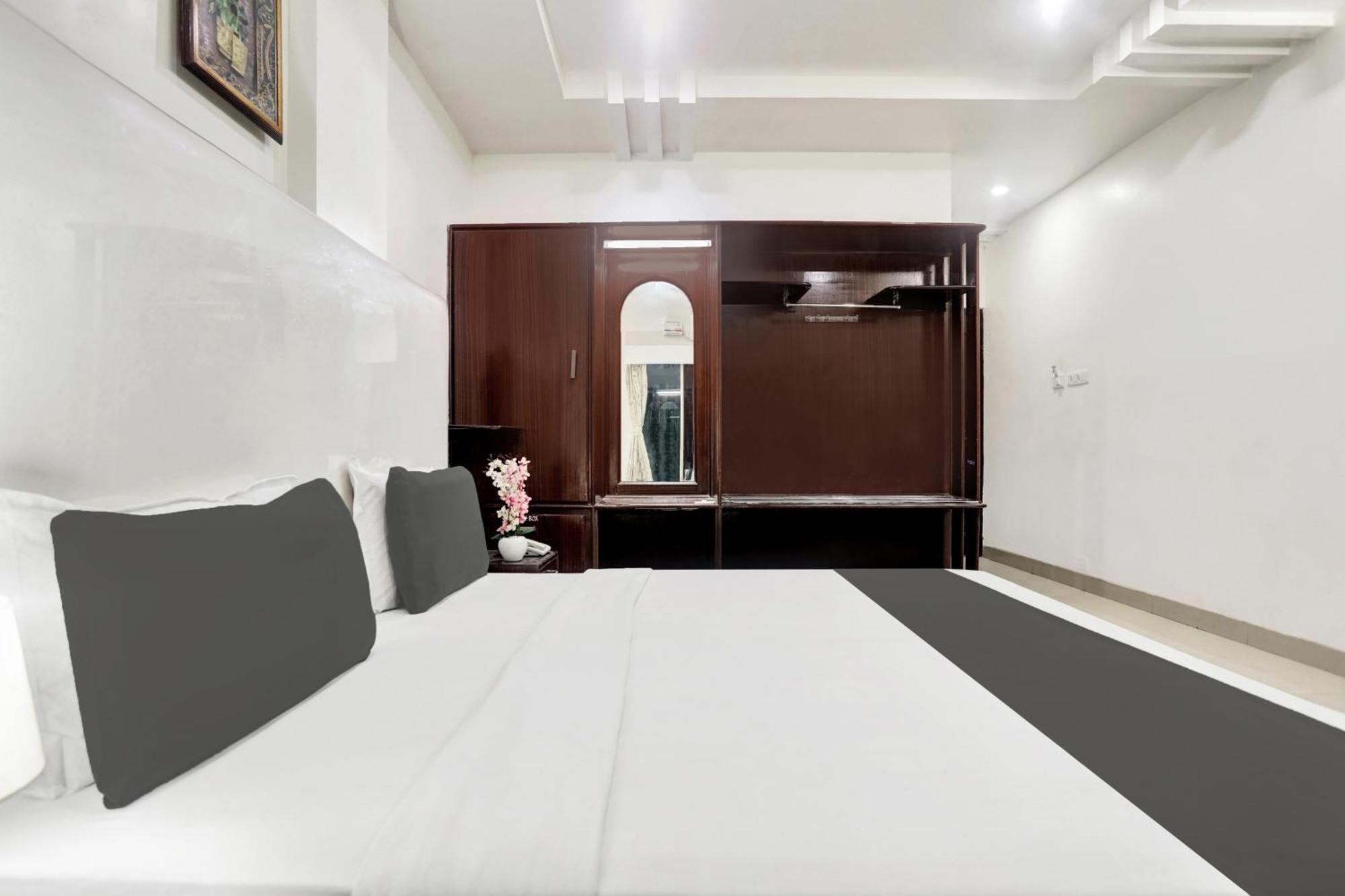 Townhouse Eluru Hotel Buitenkant foto