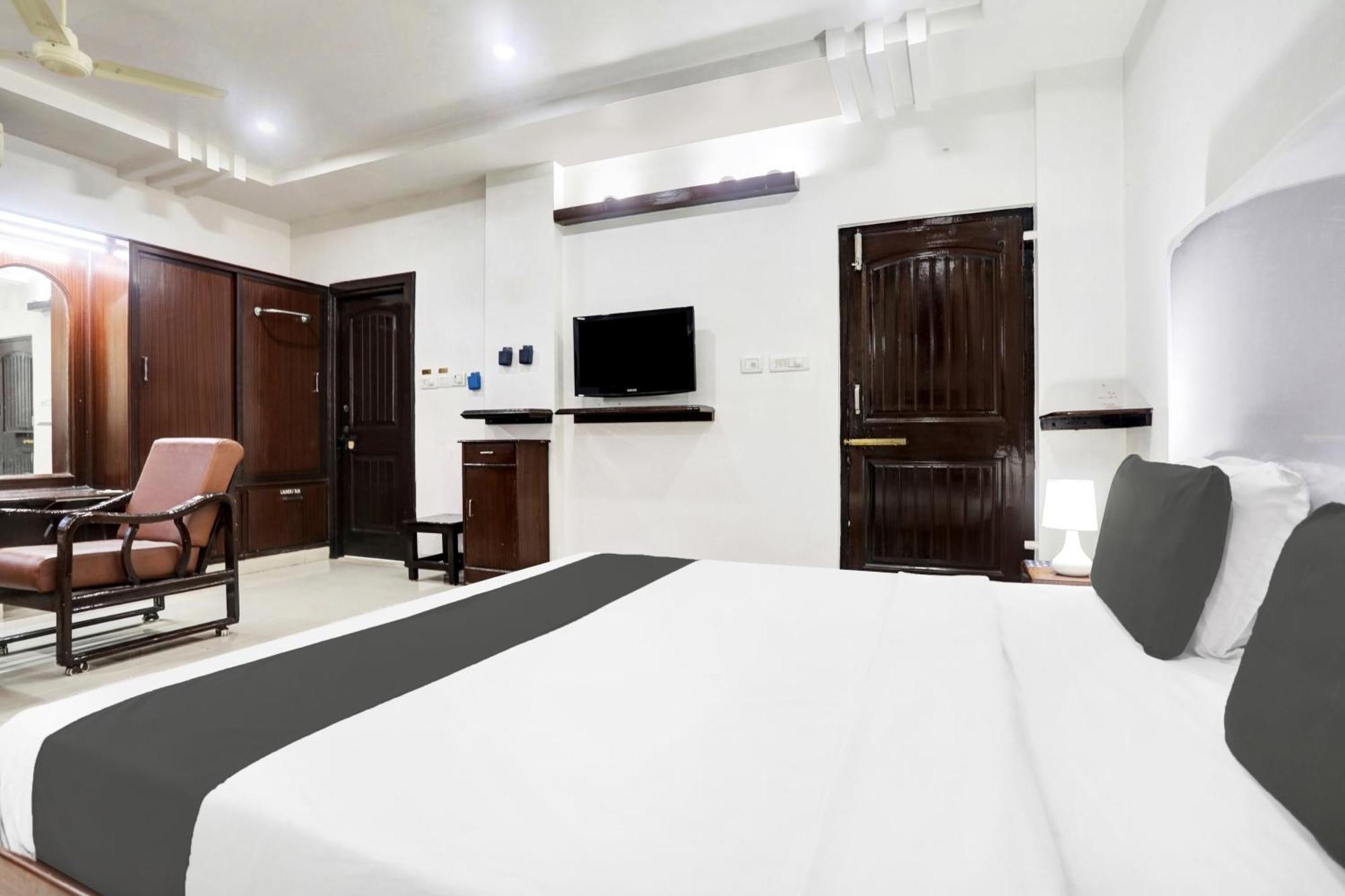 Townhouse Eluru Hotel Buitenkant foto