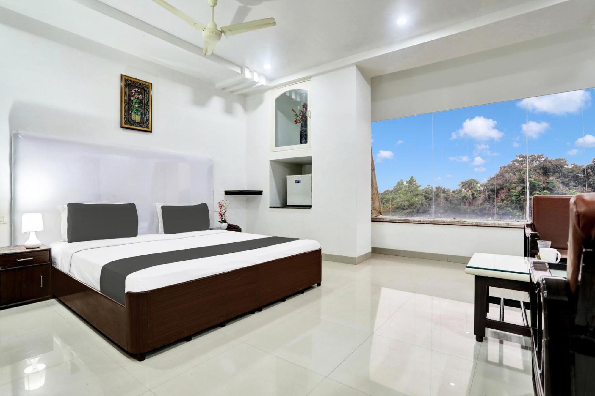 Townhouse Eluru Hotel Buitenkant foto