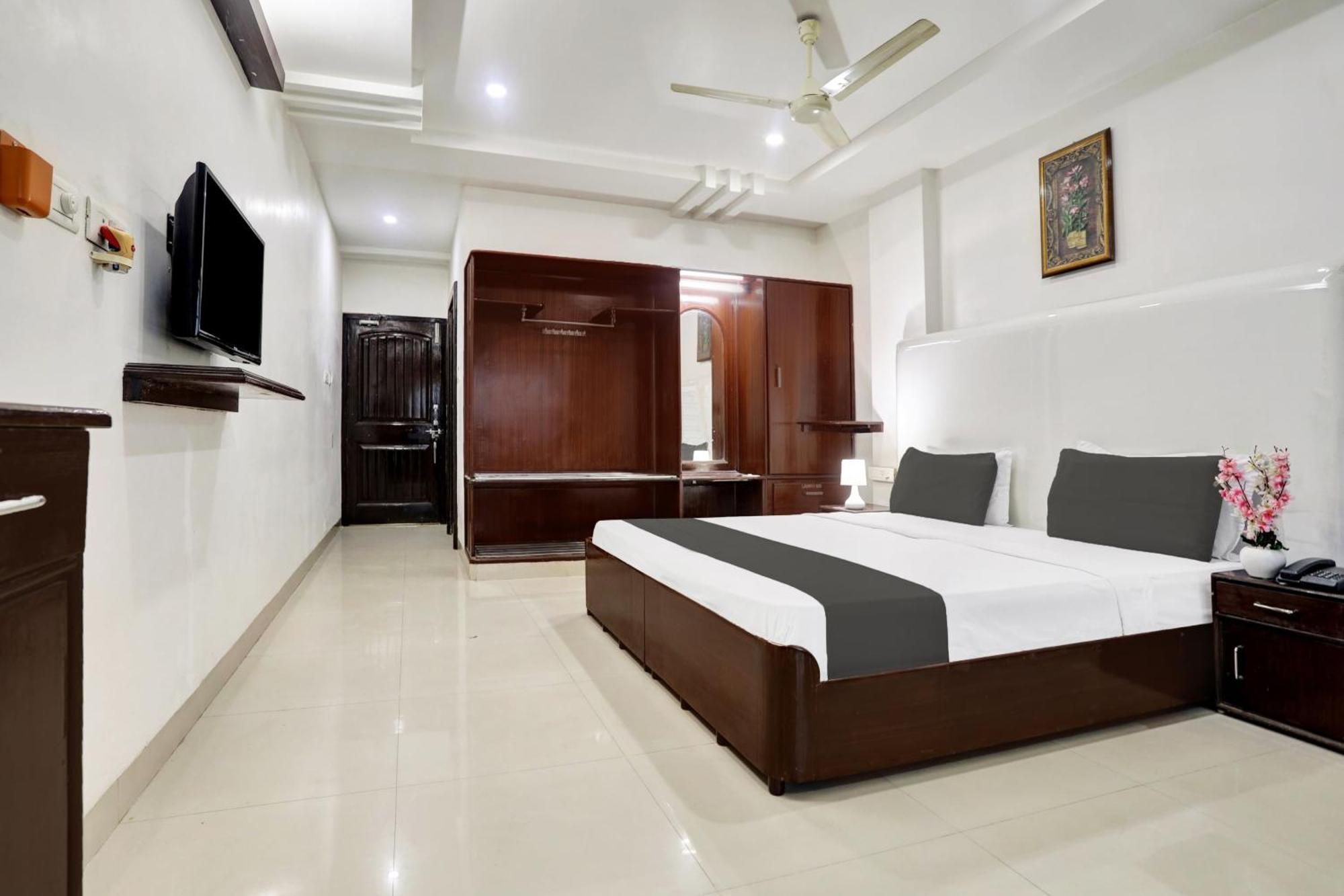 Townhouse Eluru Hotel Buitenkant foto