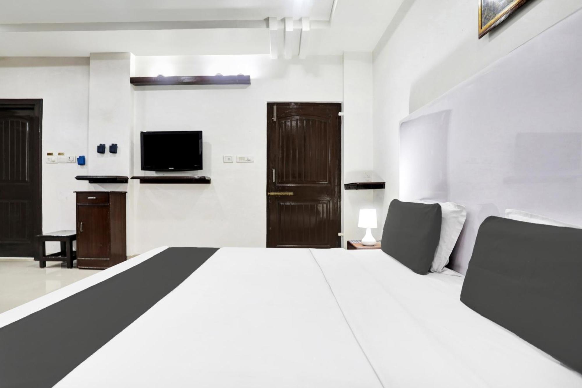 Townhouse Eluru Hotel Buitenkant foto