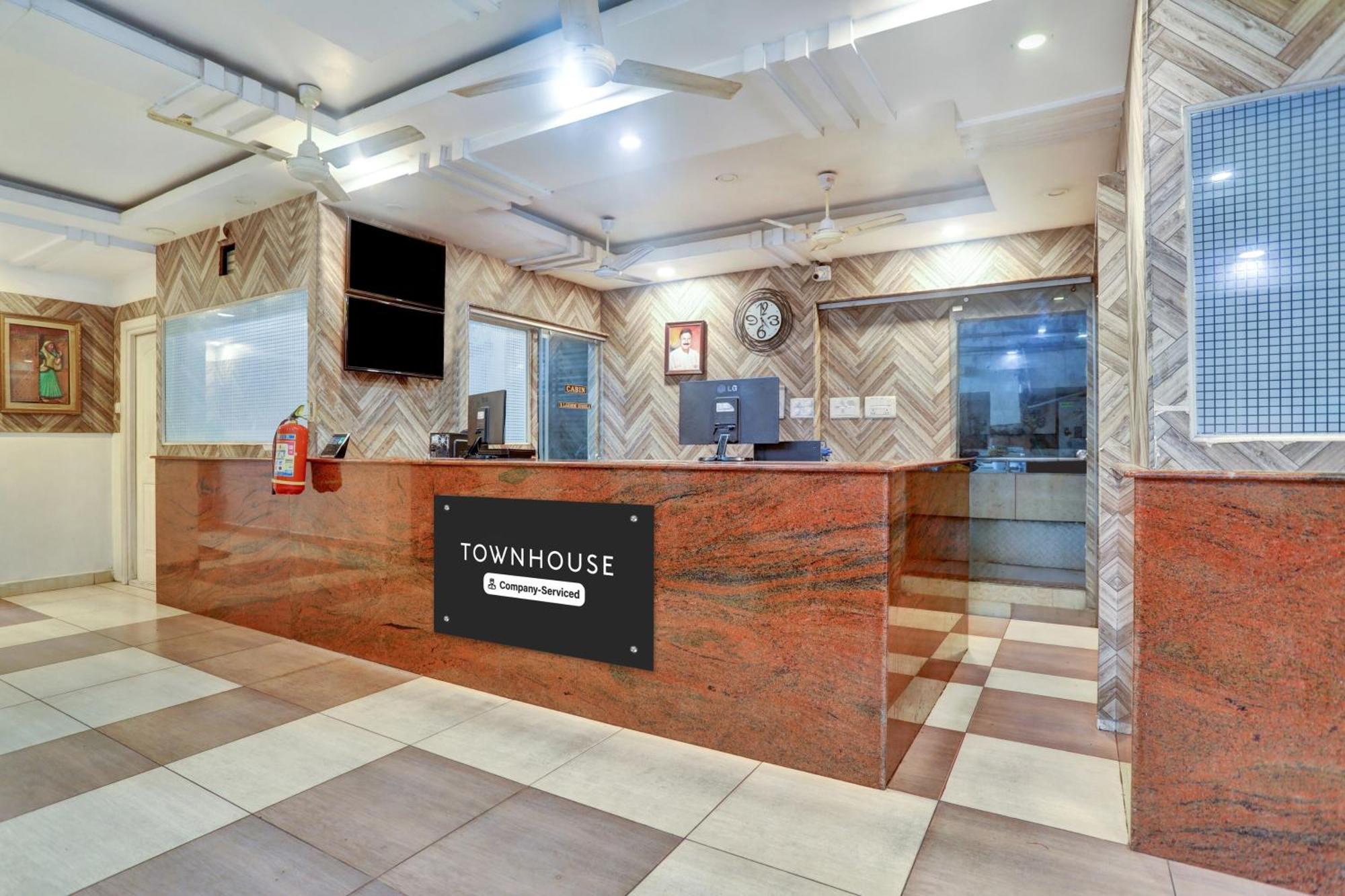 Townhouse Eluru Hotel Buitenkant foto